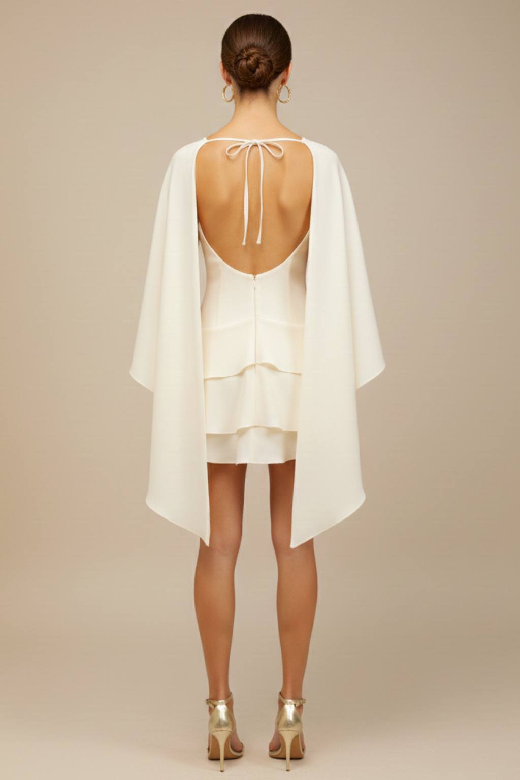 Maëlle – Robe mini à volants avec panneau drapé et ourlet superposé femme