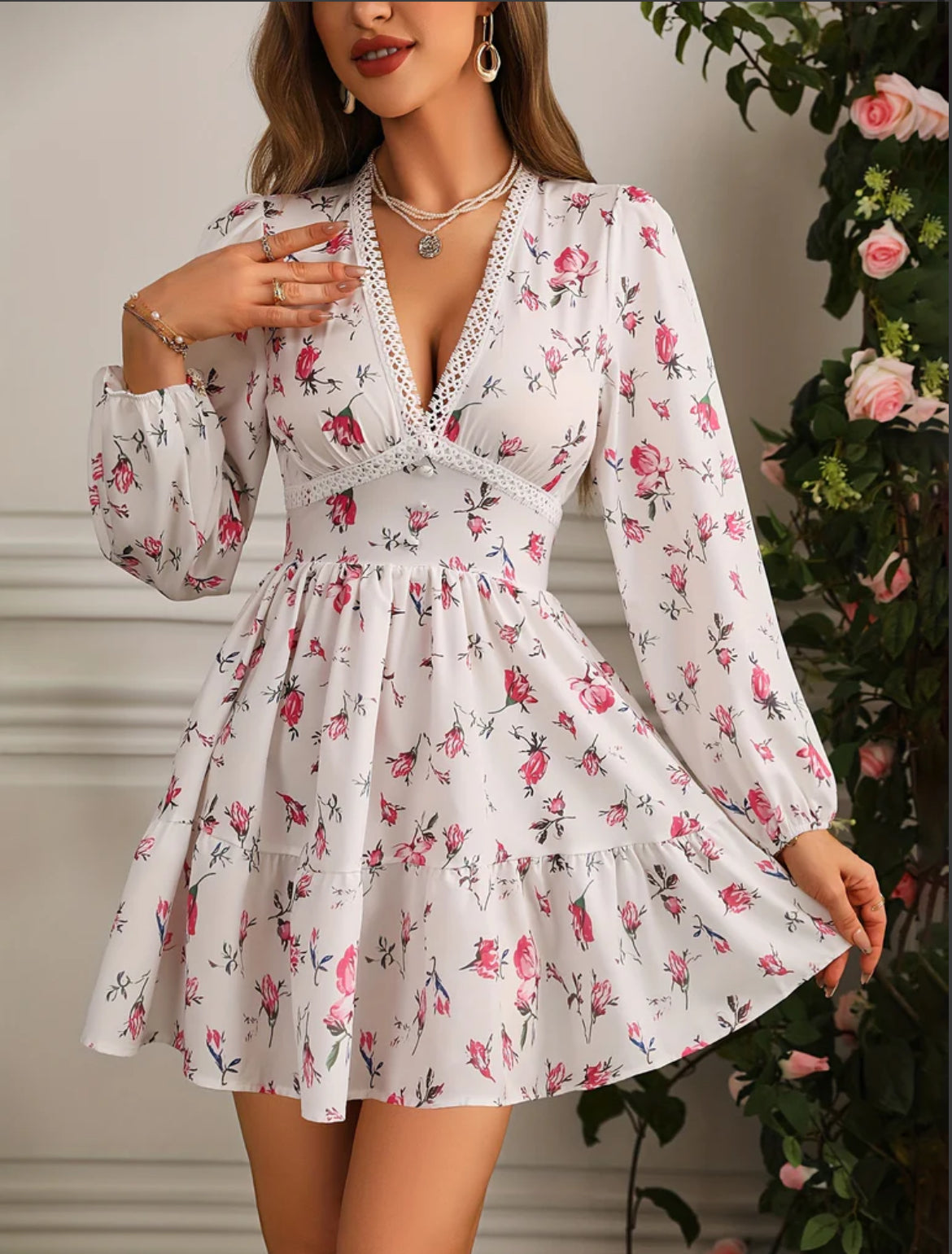 Joséphine – Robe mini à motif floral manches longues bouffantes et col en V femme