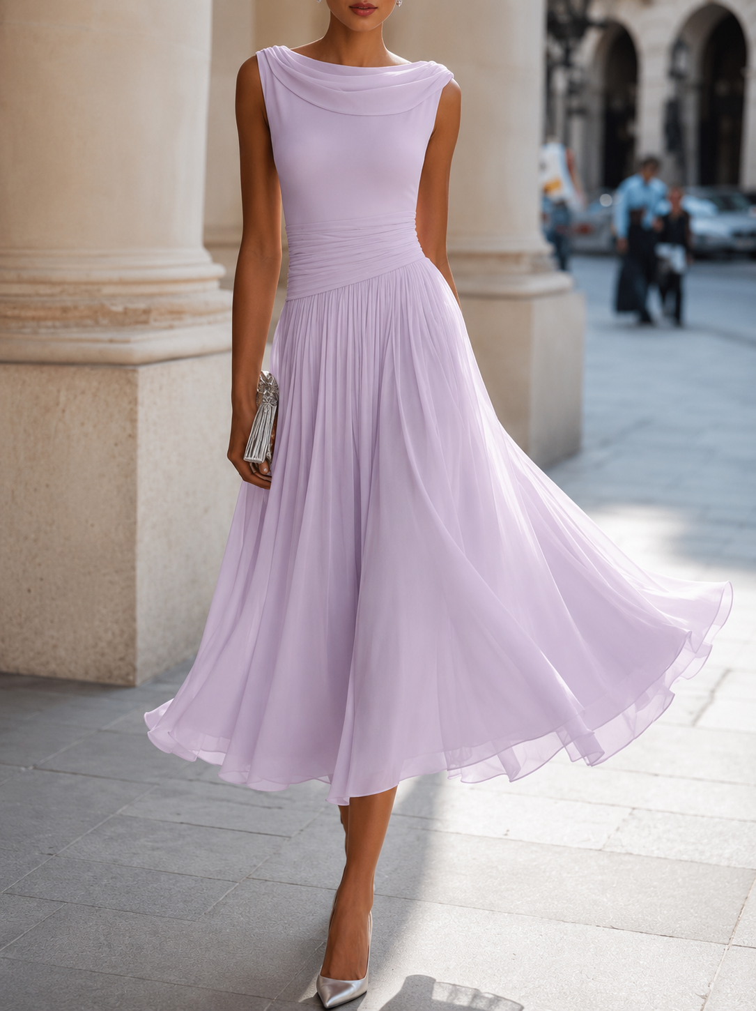 Robe midi élégante à décolleté froncé et jupe fluide