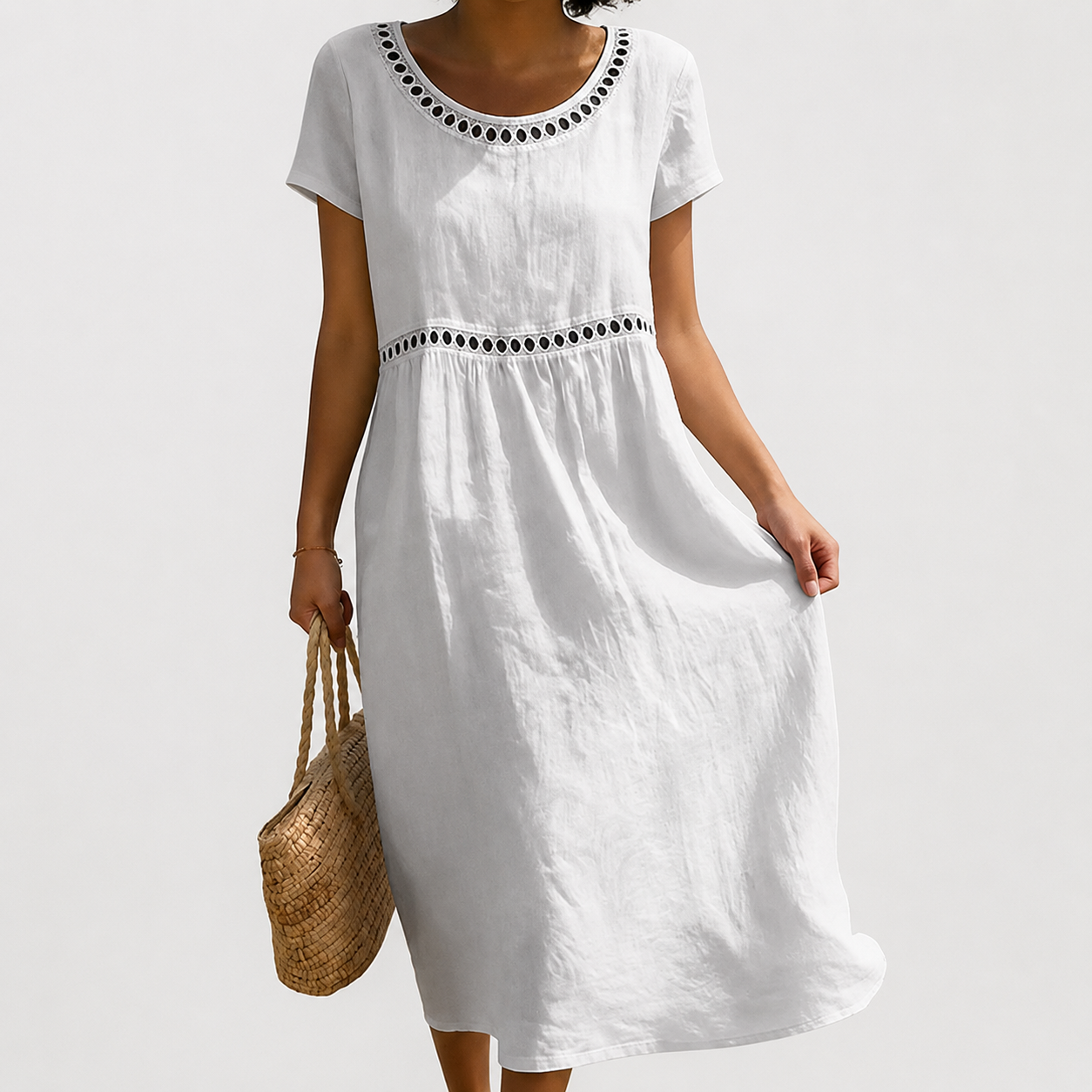 Robe midi brodée en coton à manches courtes et taille empire