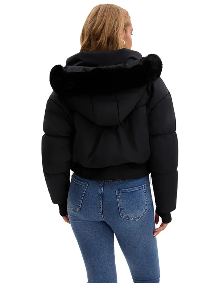 Maëlle – Veste femme hiver courte avec capuche et col en fausse fourrure