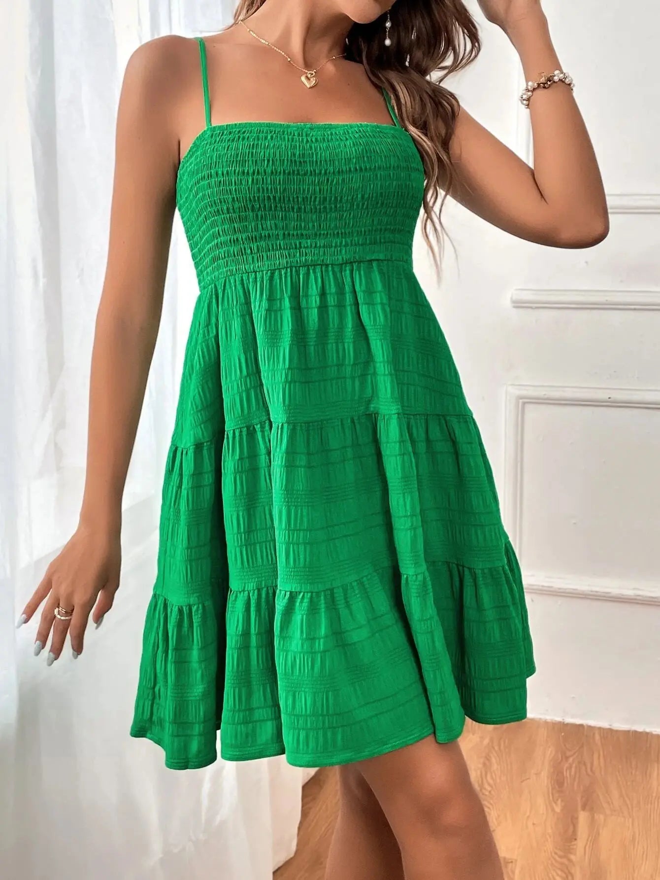 Anaïs – Robe bustier courte à volants et fines bretelles