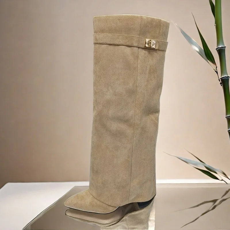 Camille – Bottes hautes femme à tige large avec boucle décorative