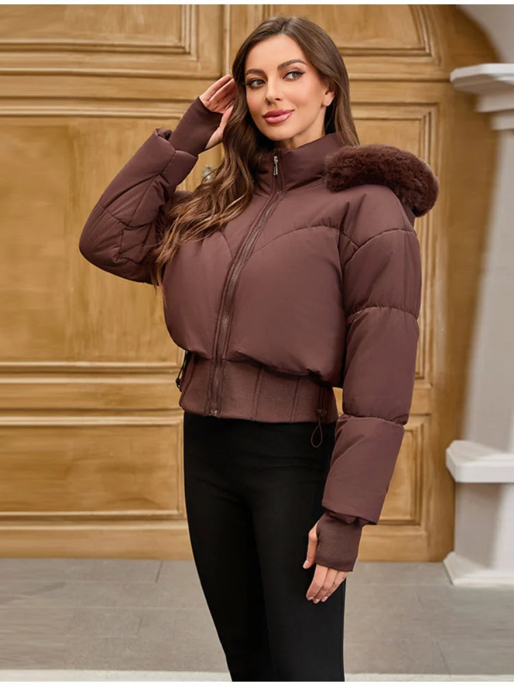 Maëlle – Veste femme hiver courte avec capuche et col en fausse fourrure
