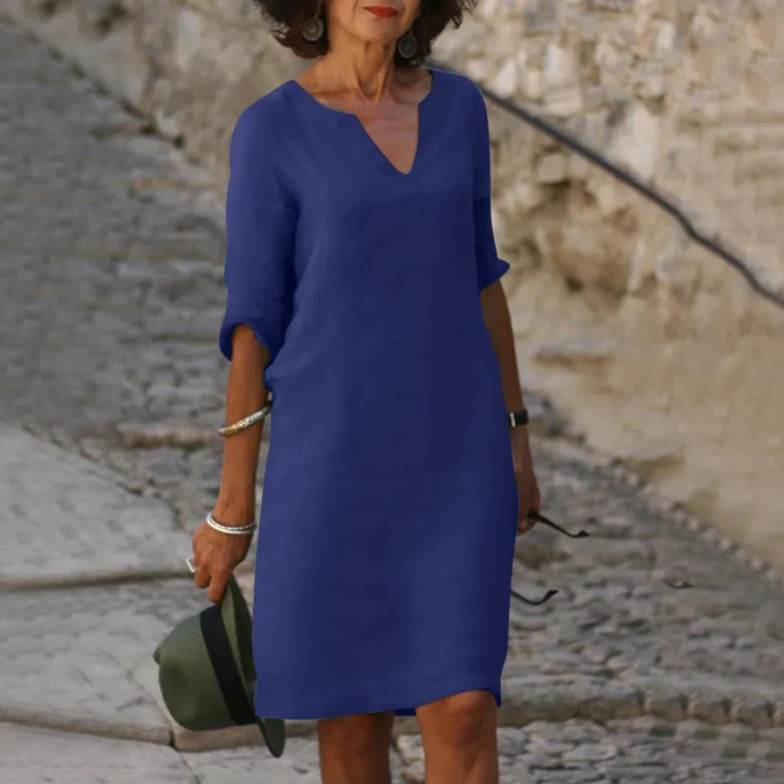 Bérénice – Robe midi à col en V et manches trois-quarts femme