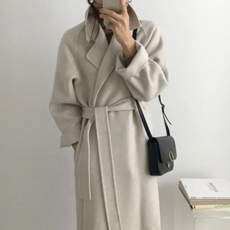 Adèle – Manteau femme long ceinturé