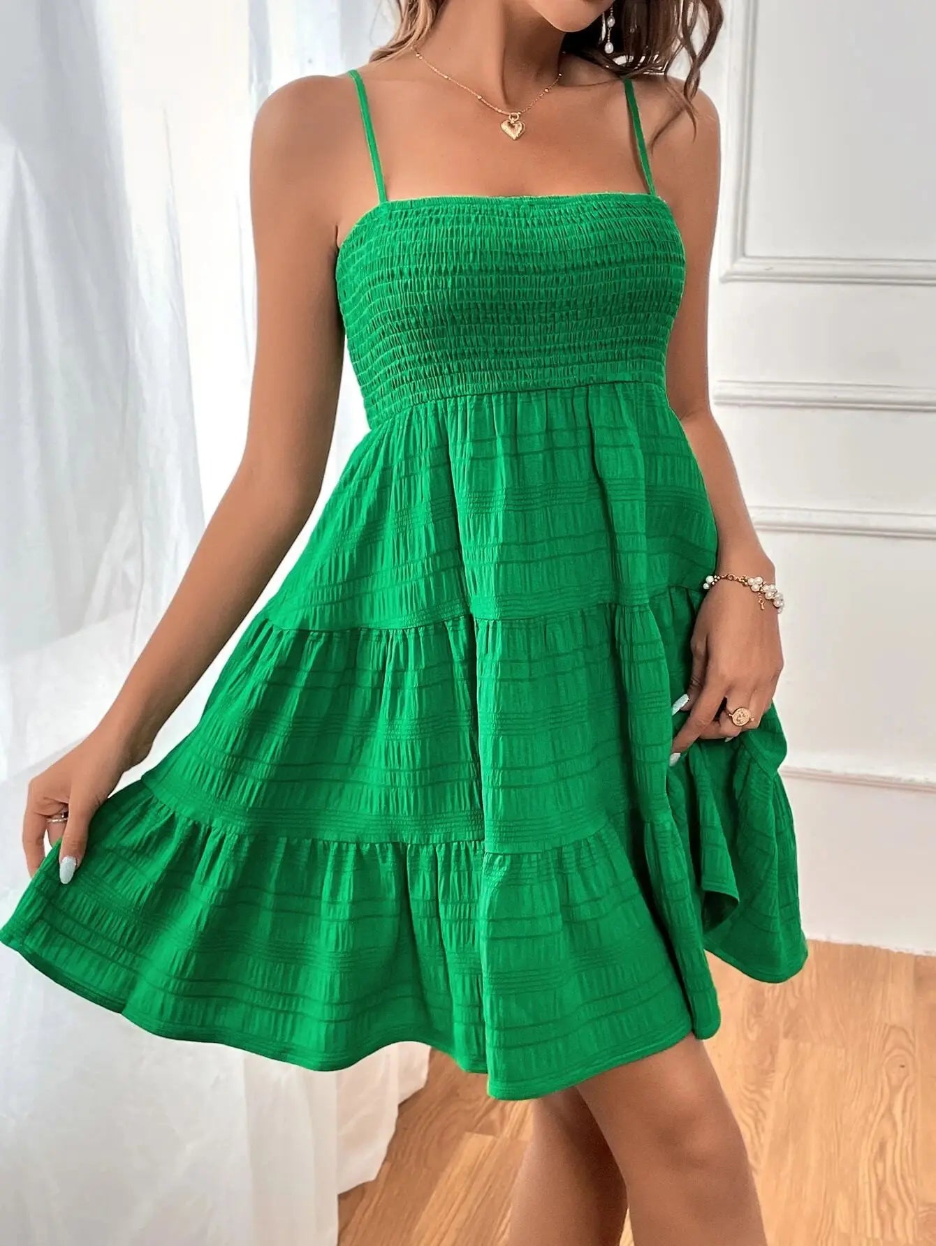 Anaïs – Robe bustier courte à volants et fines bretelles