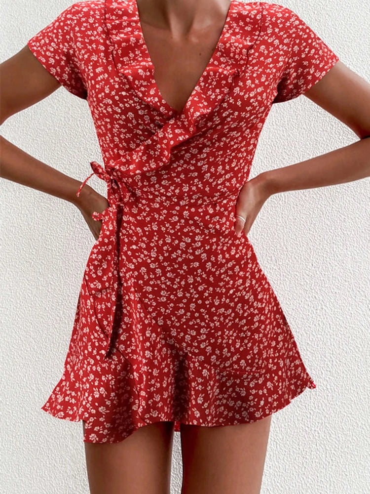 Camille – Robe courte fleurie à col V et volants