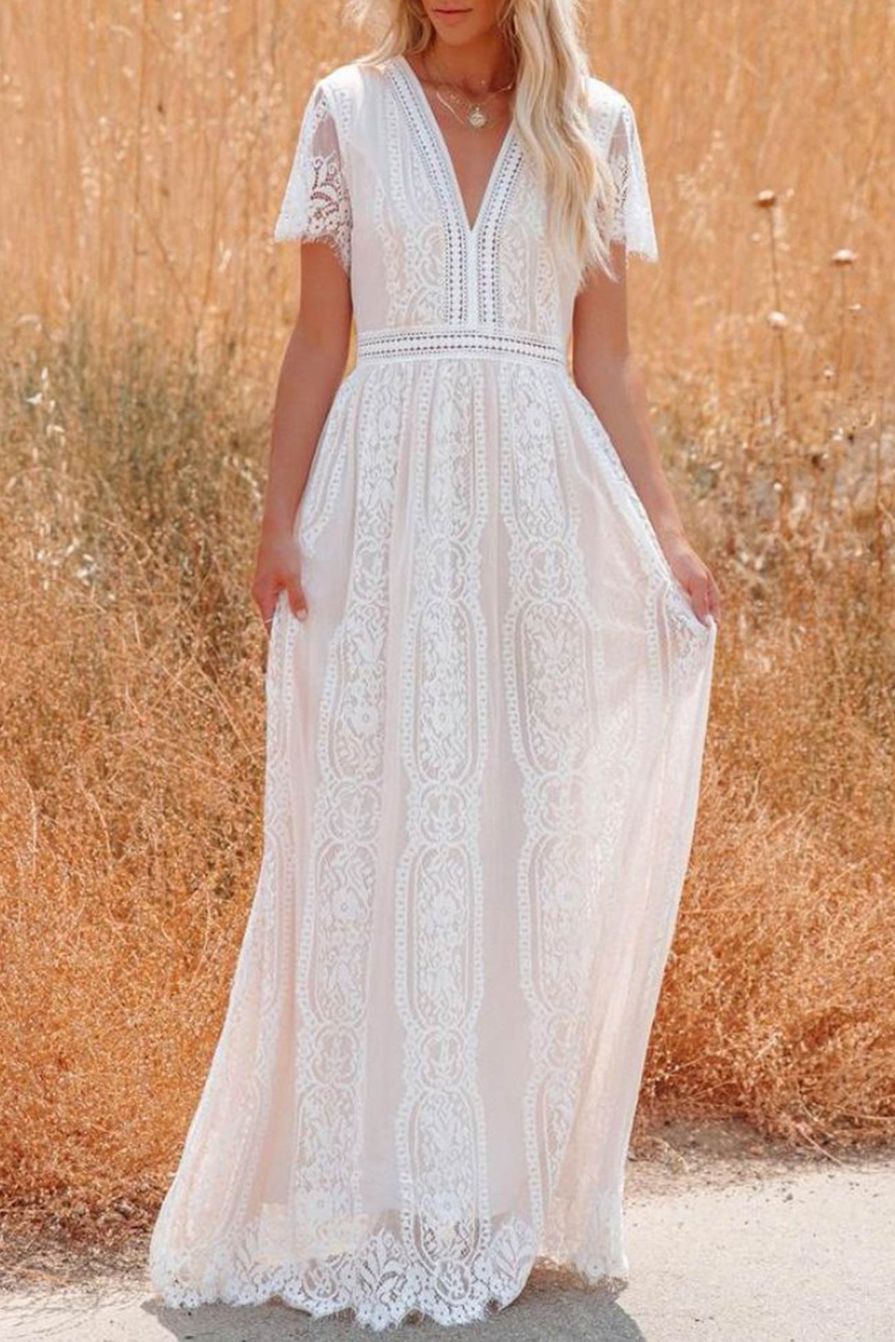 Léana – Robe Maxi en Dentelle Brodée avec Col V