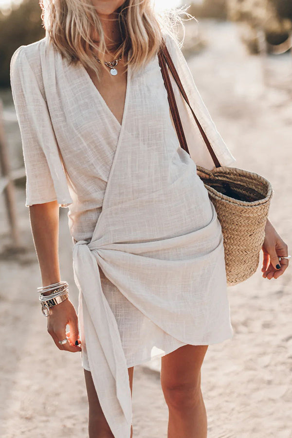 Zoé – Robe mini coupe portefeuille avec ourlet asymétrique femme