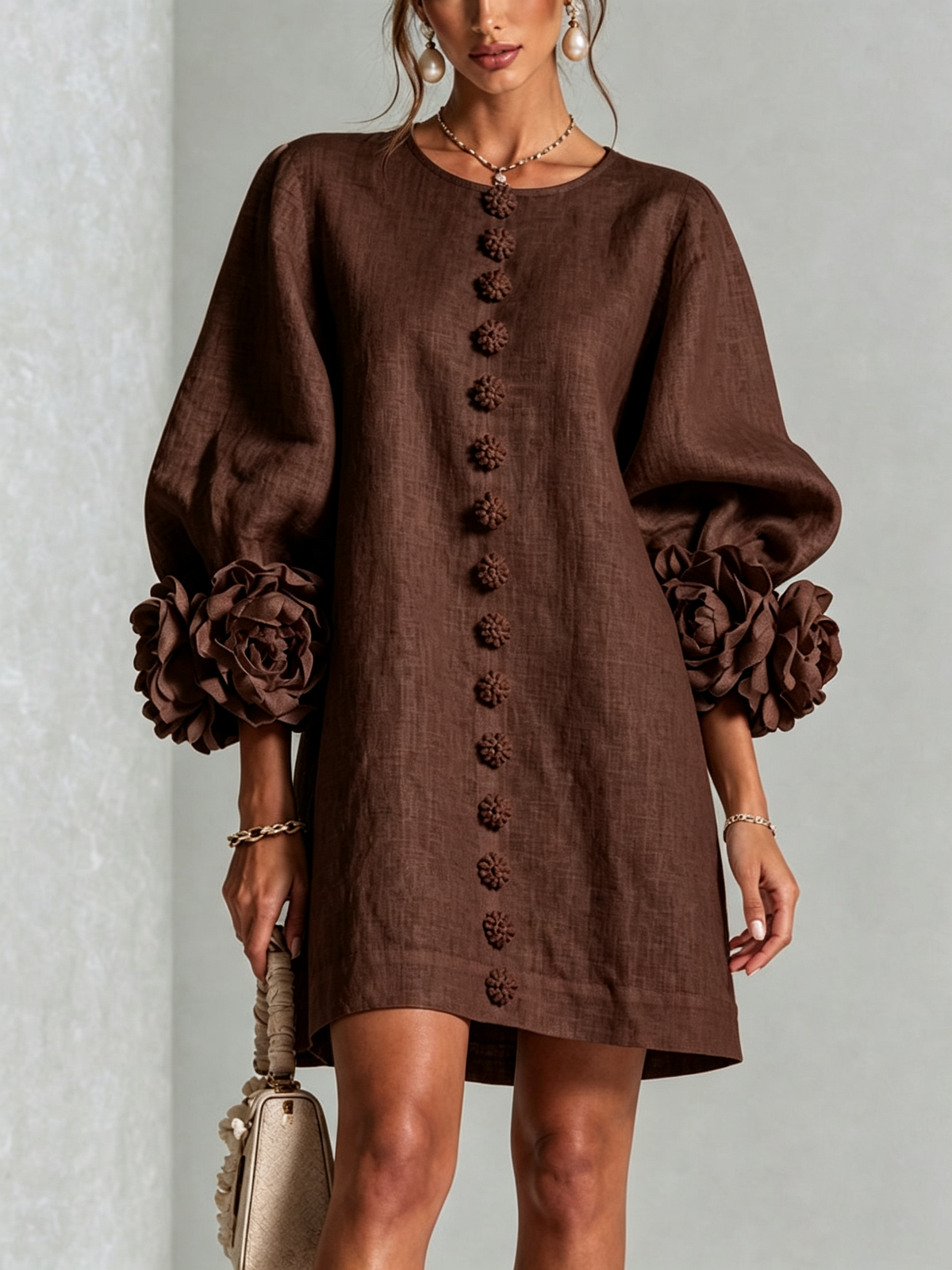 Robe élégante trapèze courte boutonnée à manches bouffantes