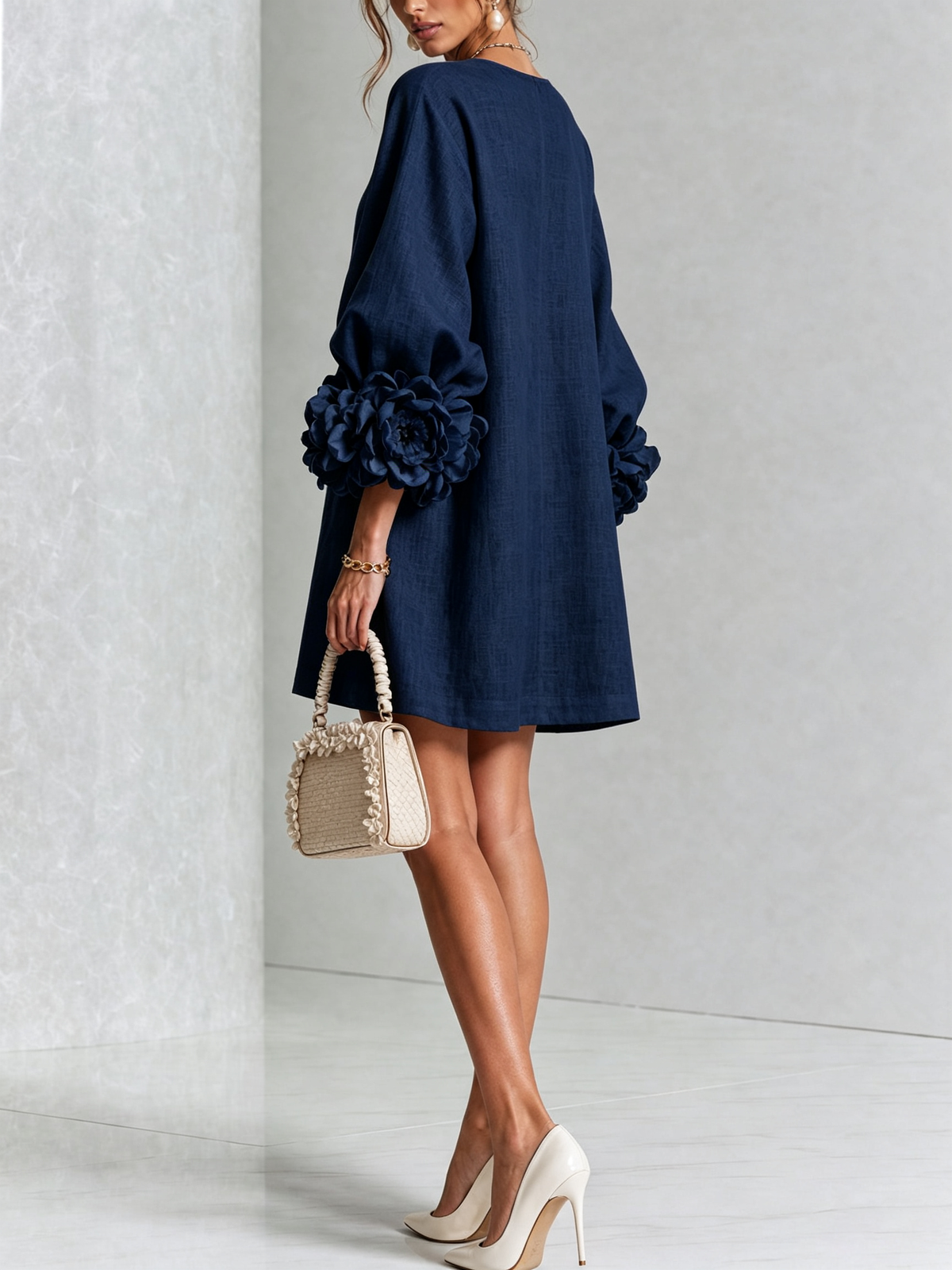 Robe élégante trapèze courte boutonnée à manches bouffantes