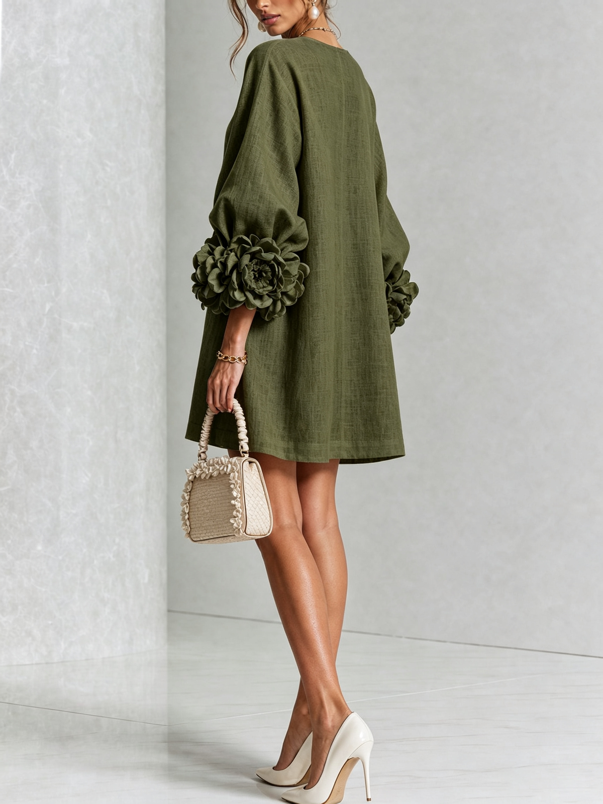 Robe élégante trapèze courte boutonnée à manches bouffantes