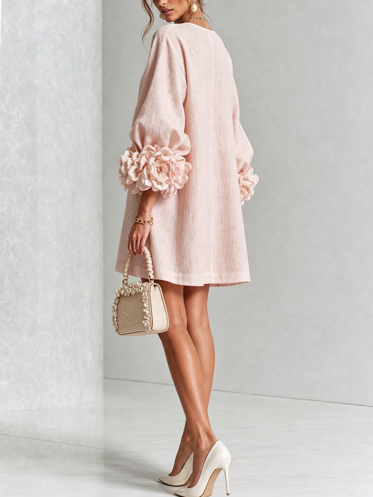 Robe élégante trapèze courte boutonnée à manches bouffantes