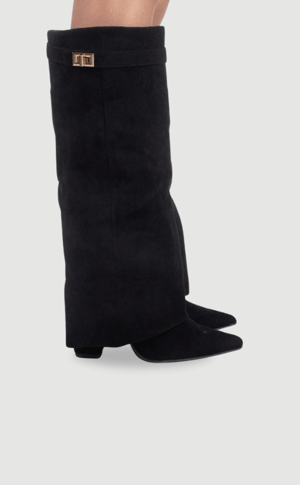 Bottes hautes femme en daim à détails dorés et silhouette affinée 4
