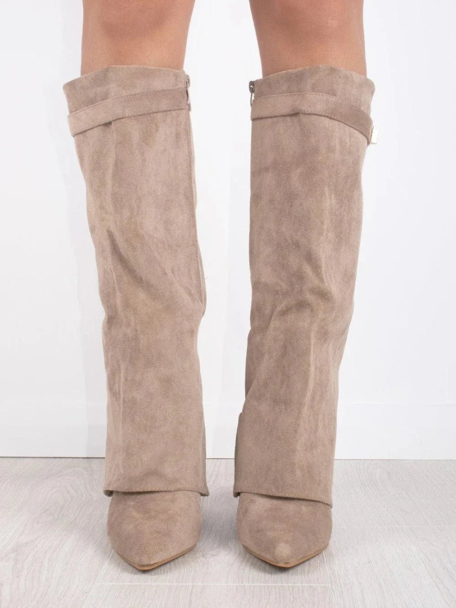 Bottes hautes femme en daim à détails dorés et silhouette affinée 9