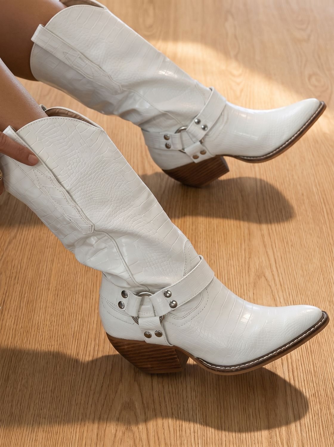 Bottes santiags à imprimé vache bout pointu et talon bloc 3