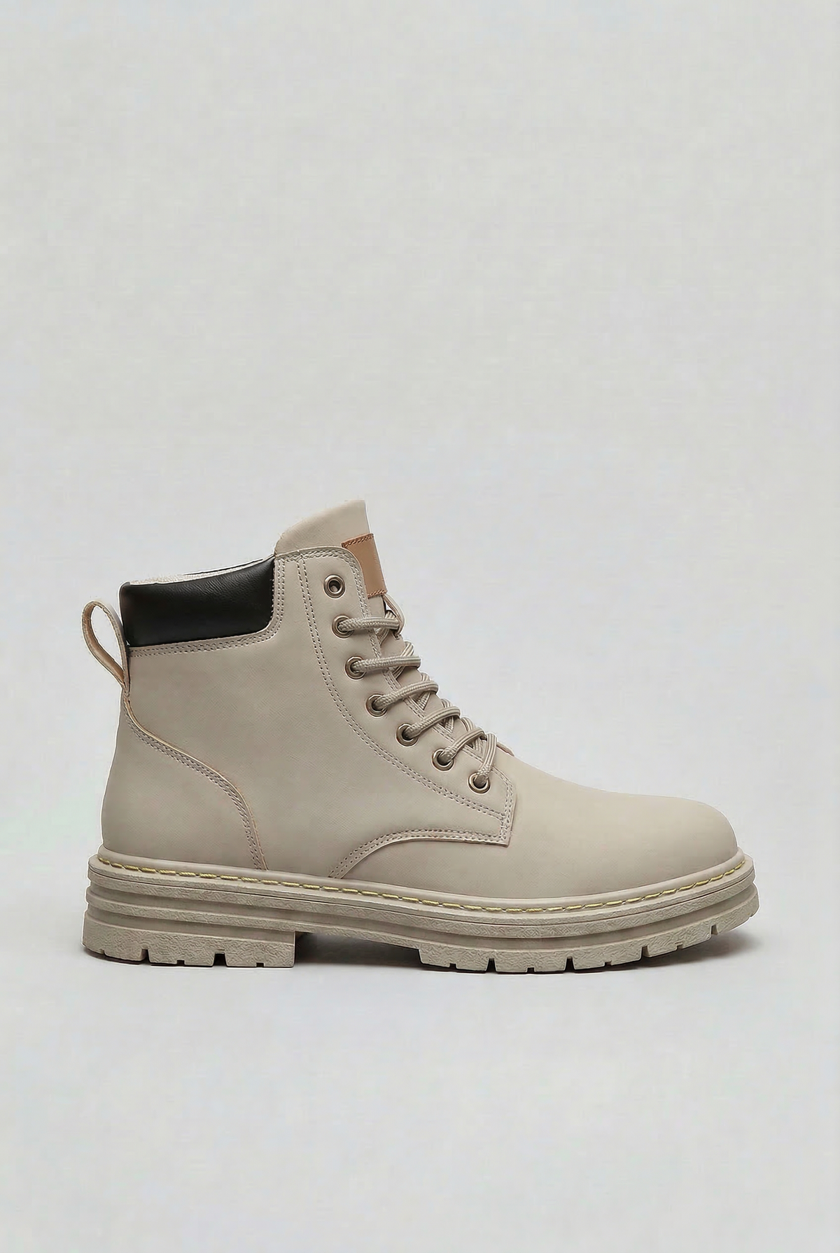 Bottines à lacets homme montantes à semelle crantée aspect nubuck 1