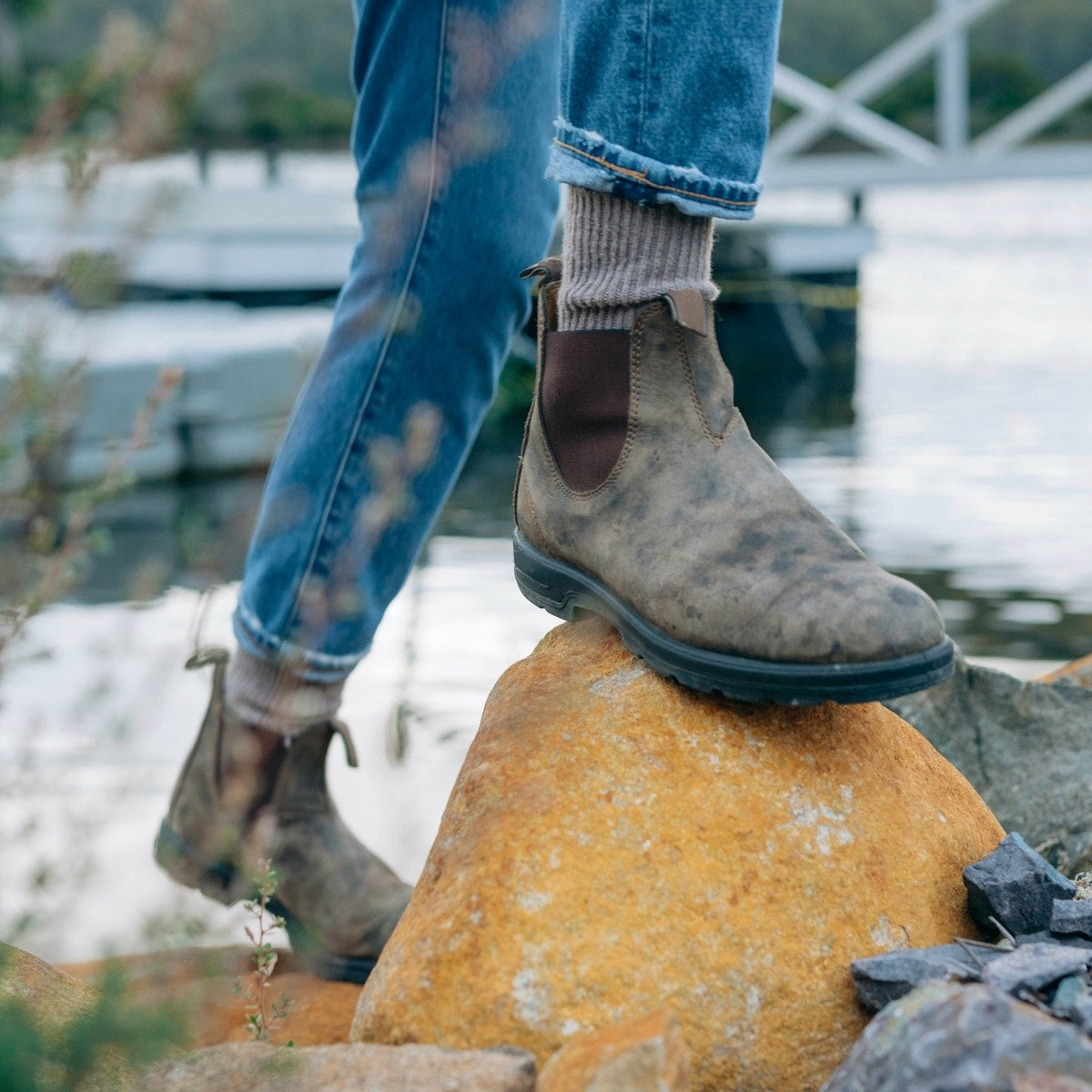 Bottines Chelsea homme en cuir à semelle crantée et élastiques latéraux 5