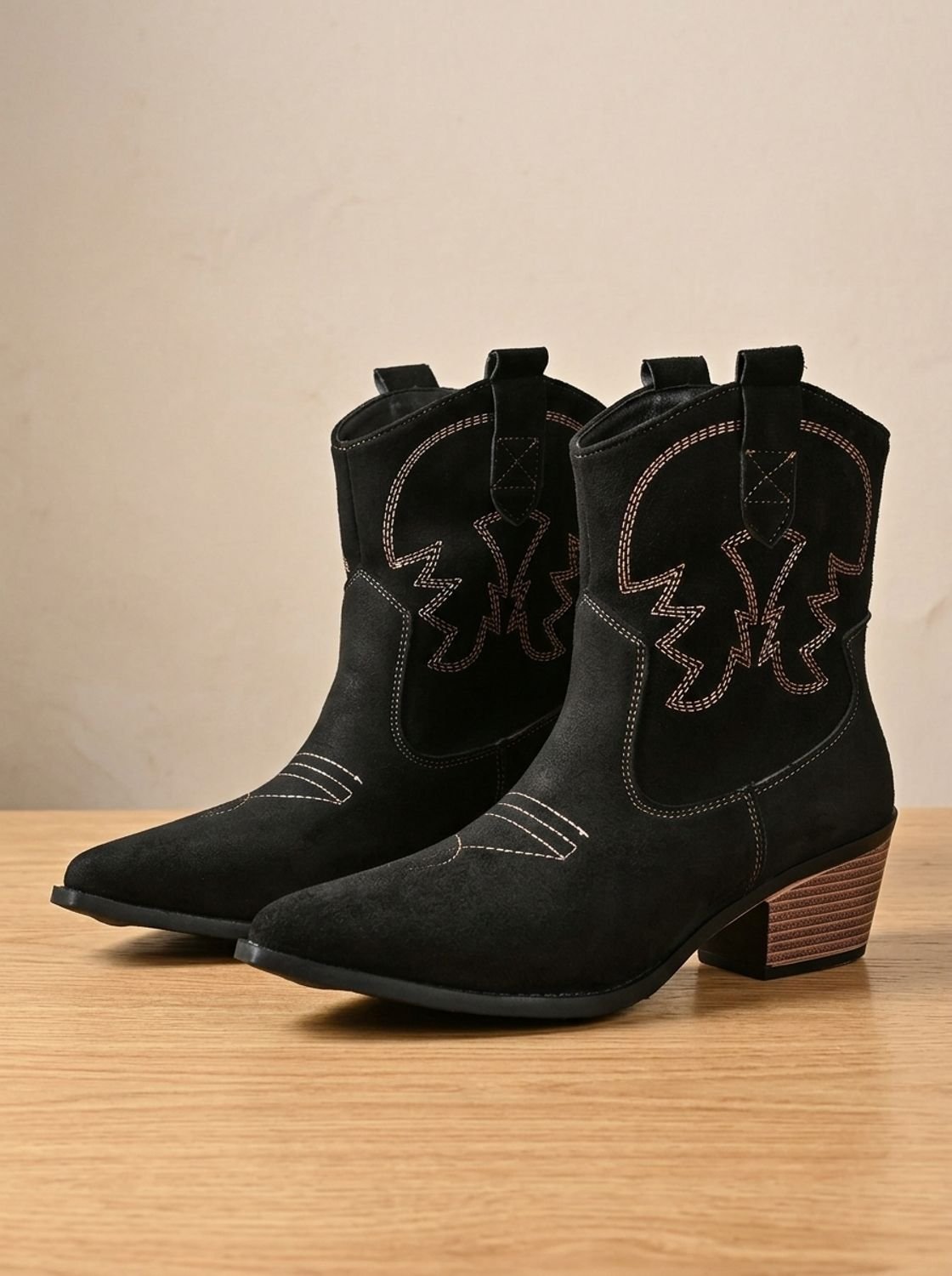 Bottines santiags brodées à tige large et talon bloc 1
