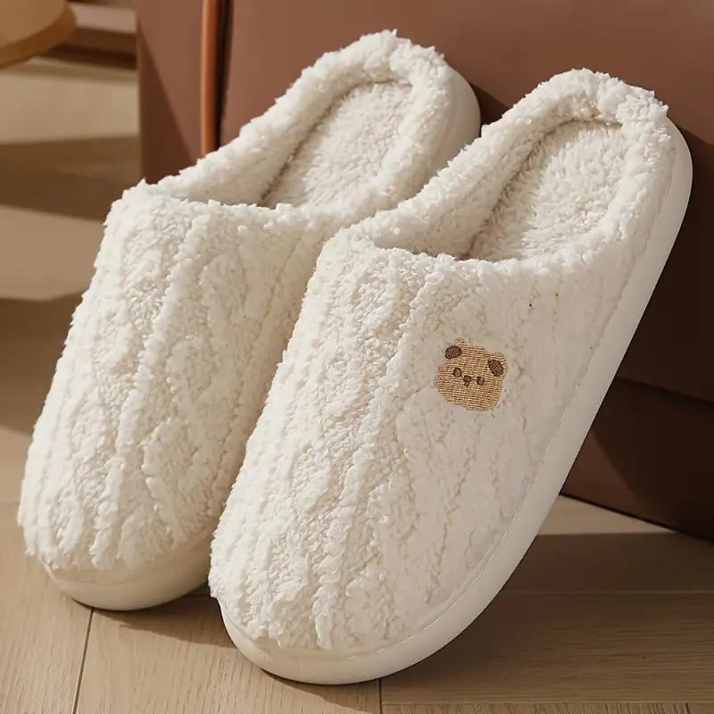 Chaussons femme en peluche moelleux 1