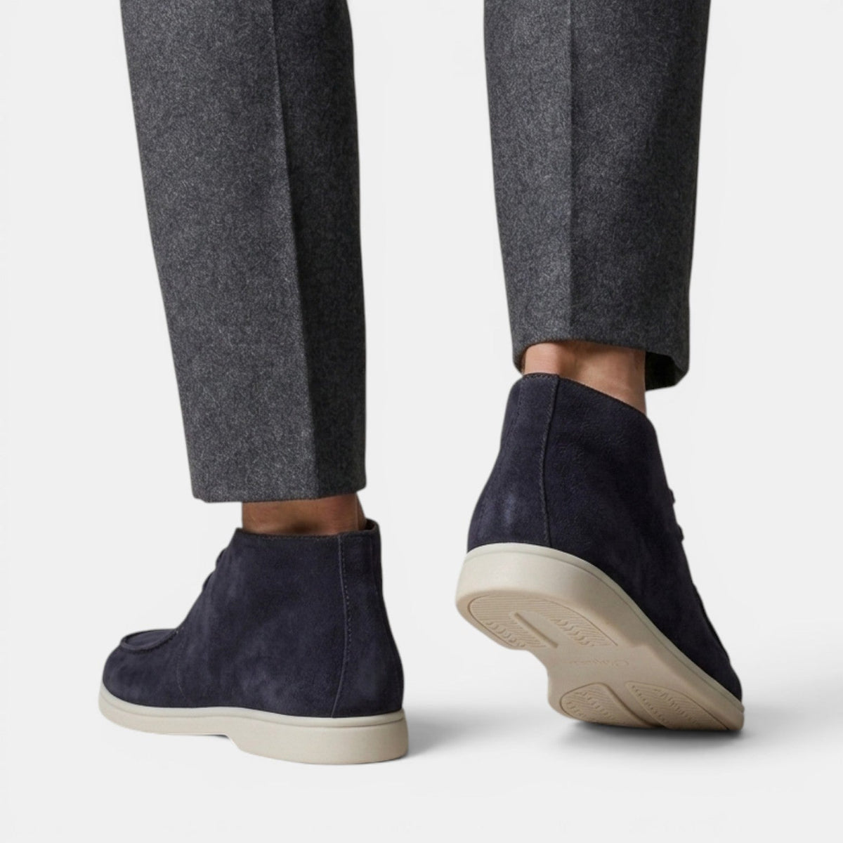 Chukka boots homme en daim à couture mocassin 8