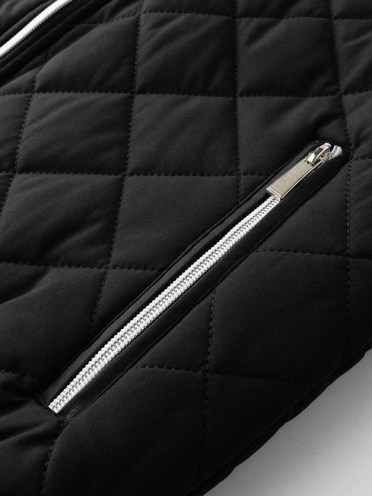Doudoune homme matelassée courte style bomber à doublure polaire et poche zippée 7