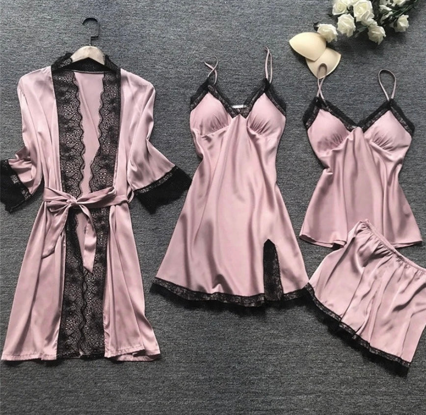 Ensemble pyjama femme en satin et dentelle avec caraco et peignoir 5