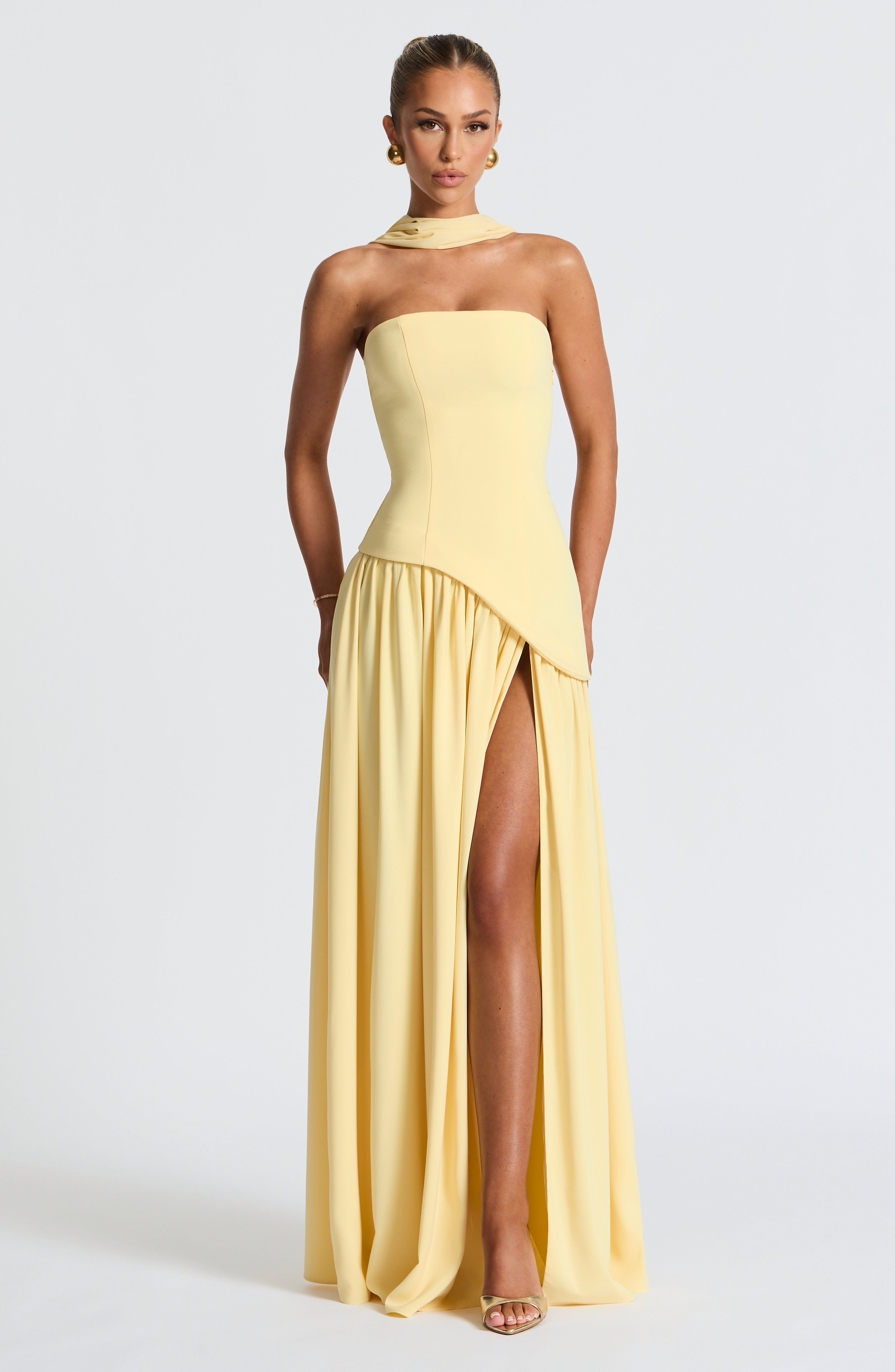 Sophie – Robe maxi bustier avec fente haute et taille asymétrique femme