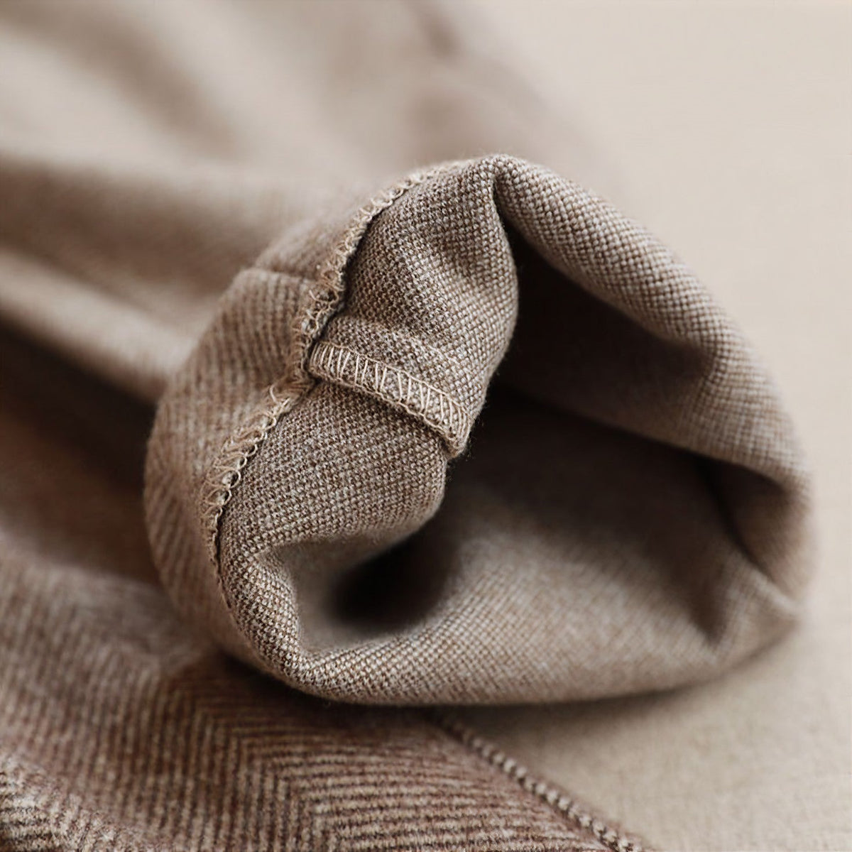 Pantalon en laine homme coupe ajustée 4