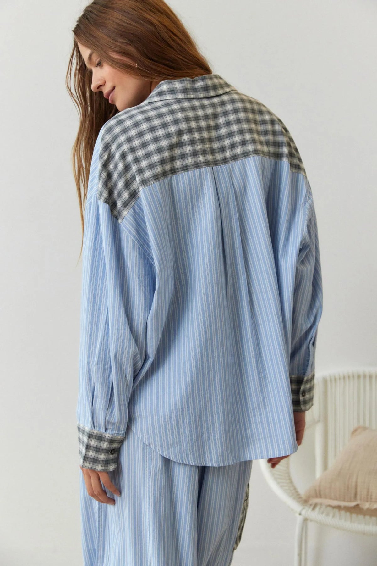 Pyjama femme à carreaux boutonné avec poche poitrine 3