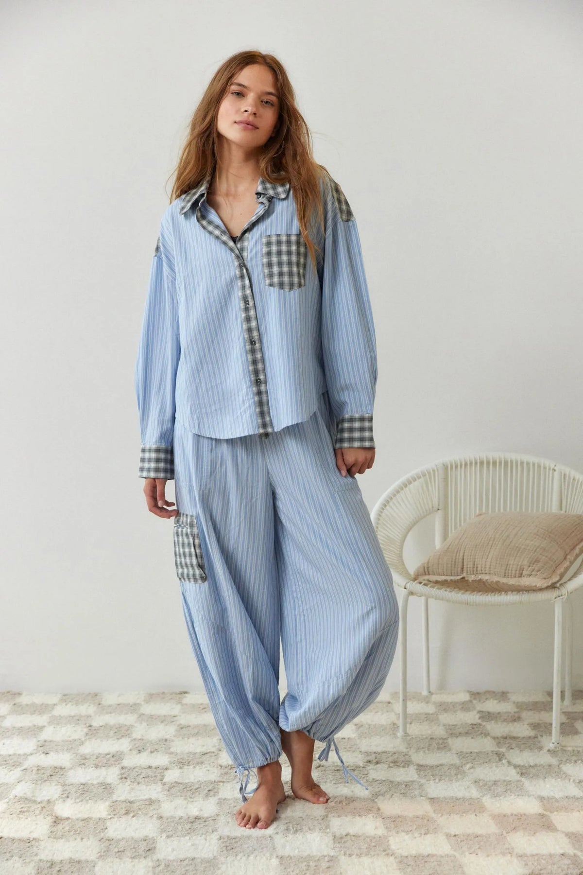 Pyjama femme à carreaux boutonné avec poche poitrine 4