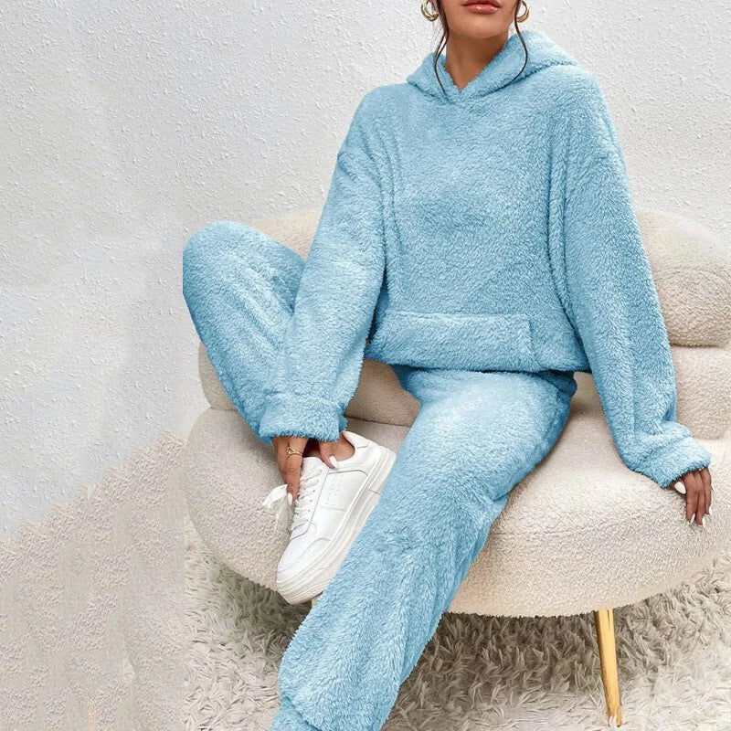 Pyjama femme en polaire à capuche et pantalon large 6