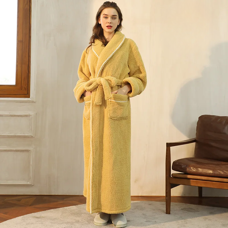 Robe de chambre longue en flanelle à col châle et ceinture 8
