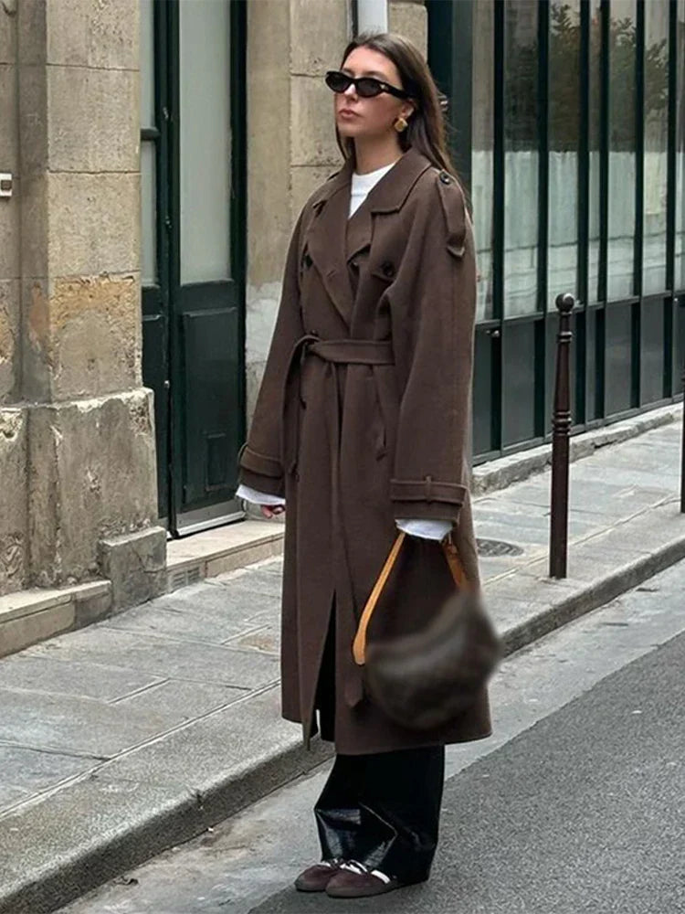 Trench femme long à ceinture, double boutonnage et col à revers 6