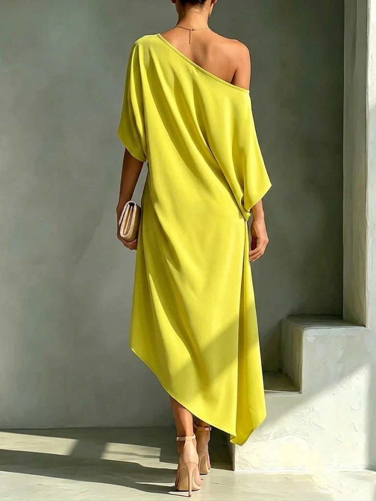 Robe midi asymétrique à une épaule et coupe fluide