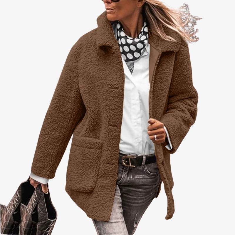 Veste courte femme en fausse fourrure à col cranté et poches 1