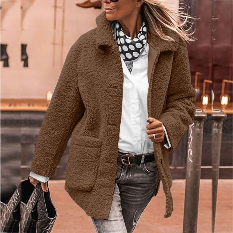 Veste courte femme en fausse fourrure à col cranté et poches 8