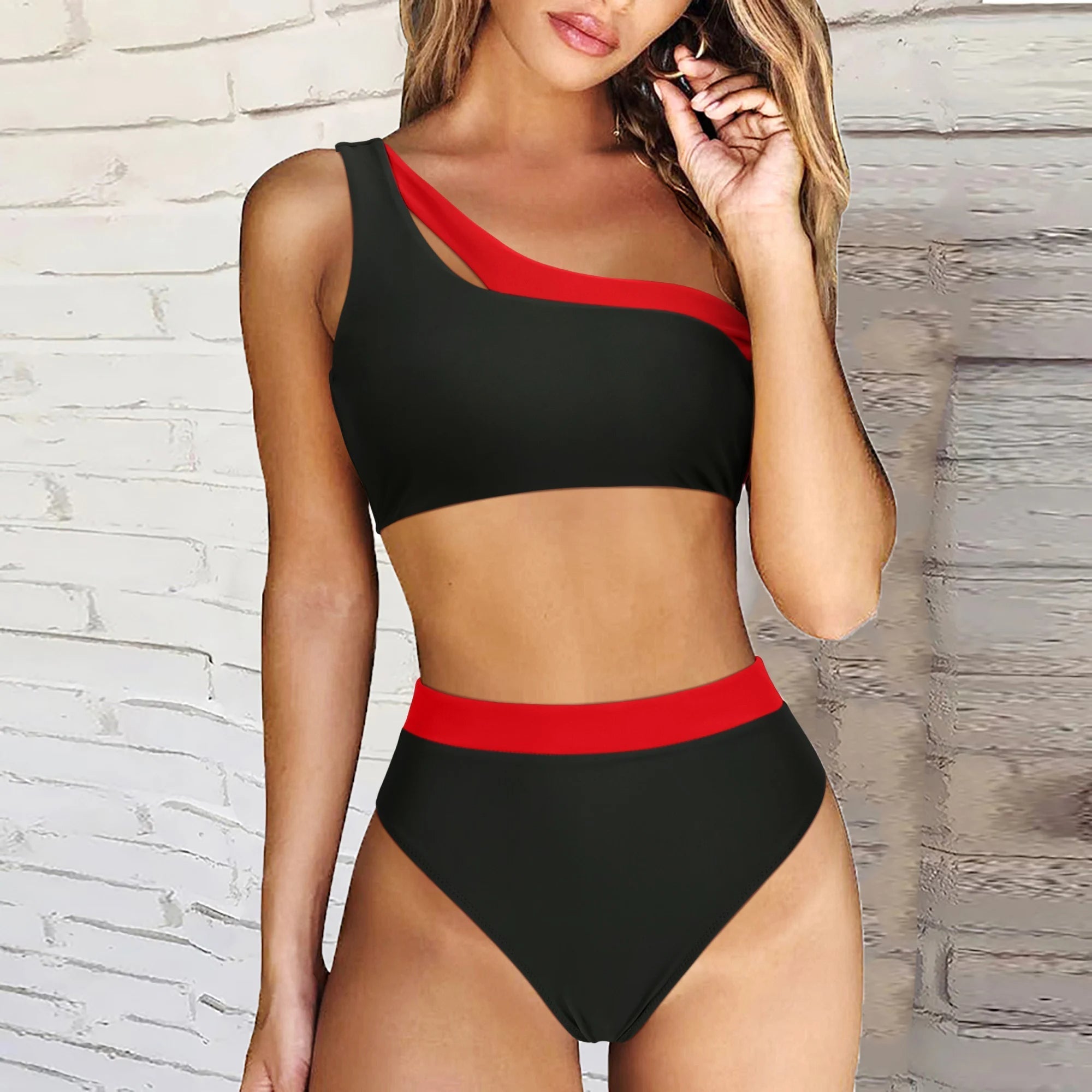 Bikini asymétrique à taille haute – allure glamour et féminine pour briller au soleil