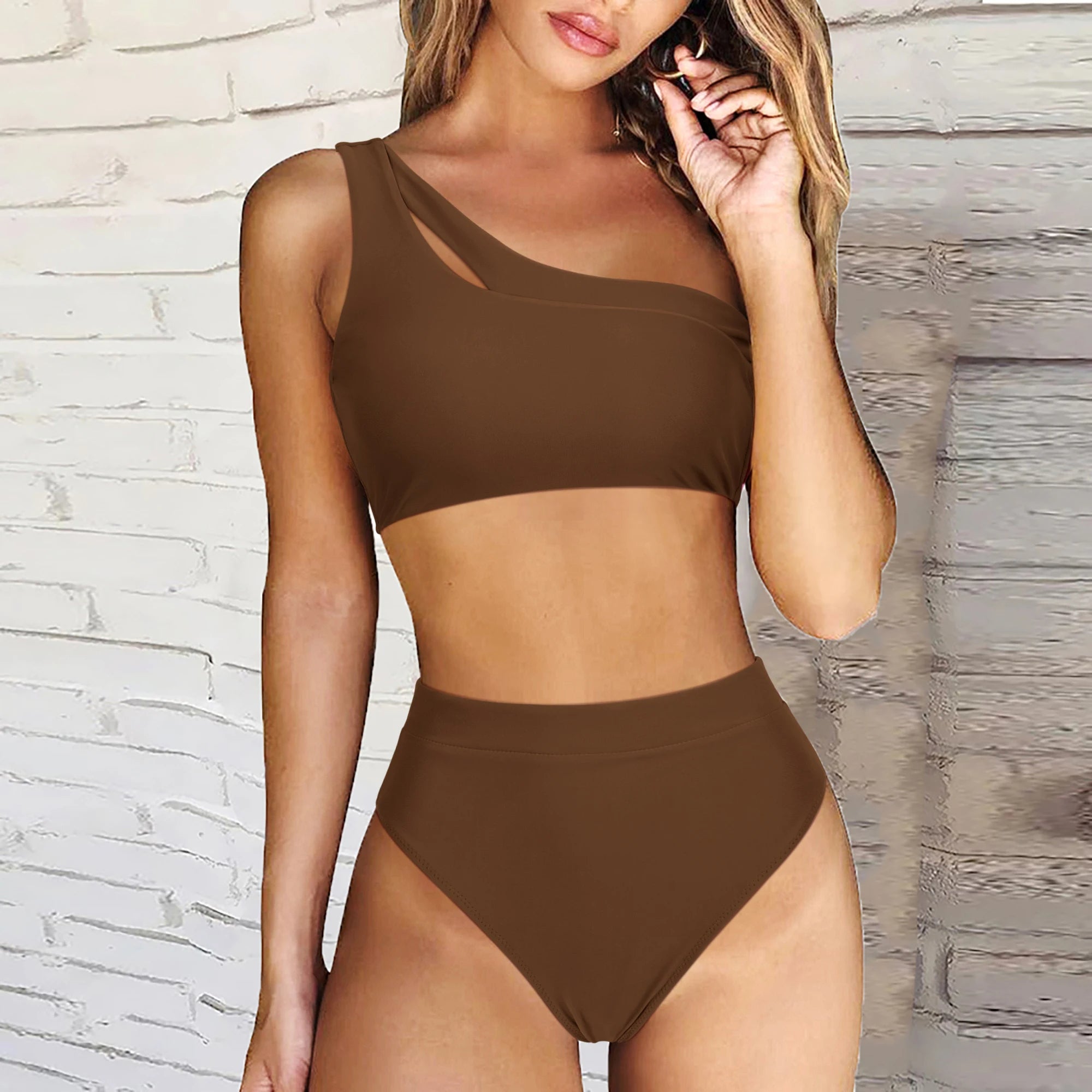 Bikini asymétrique à taille haute – allure glamour et féminine pour briller au soleil