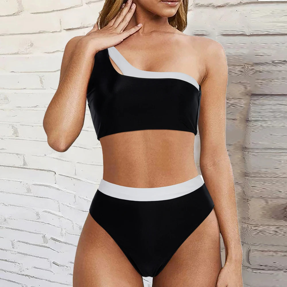 Bikini asymétrique à taille haute – allure glamour et féminine pour briller au soleil