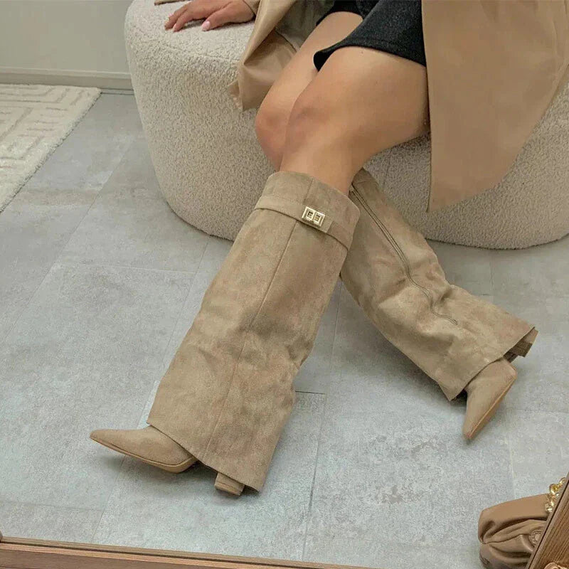 Camille – Bottes hautes femme à tige large avec boucle décorative