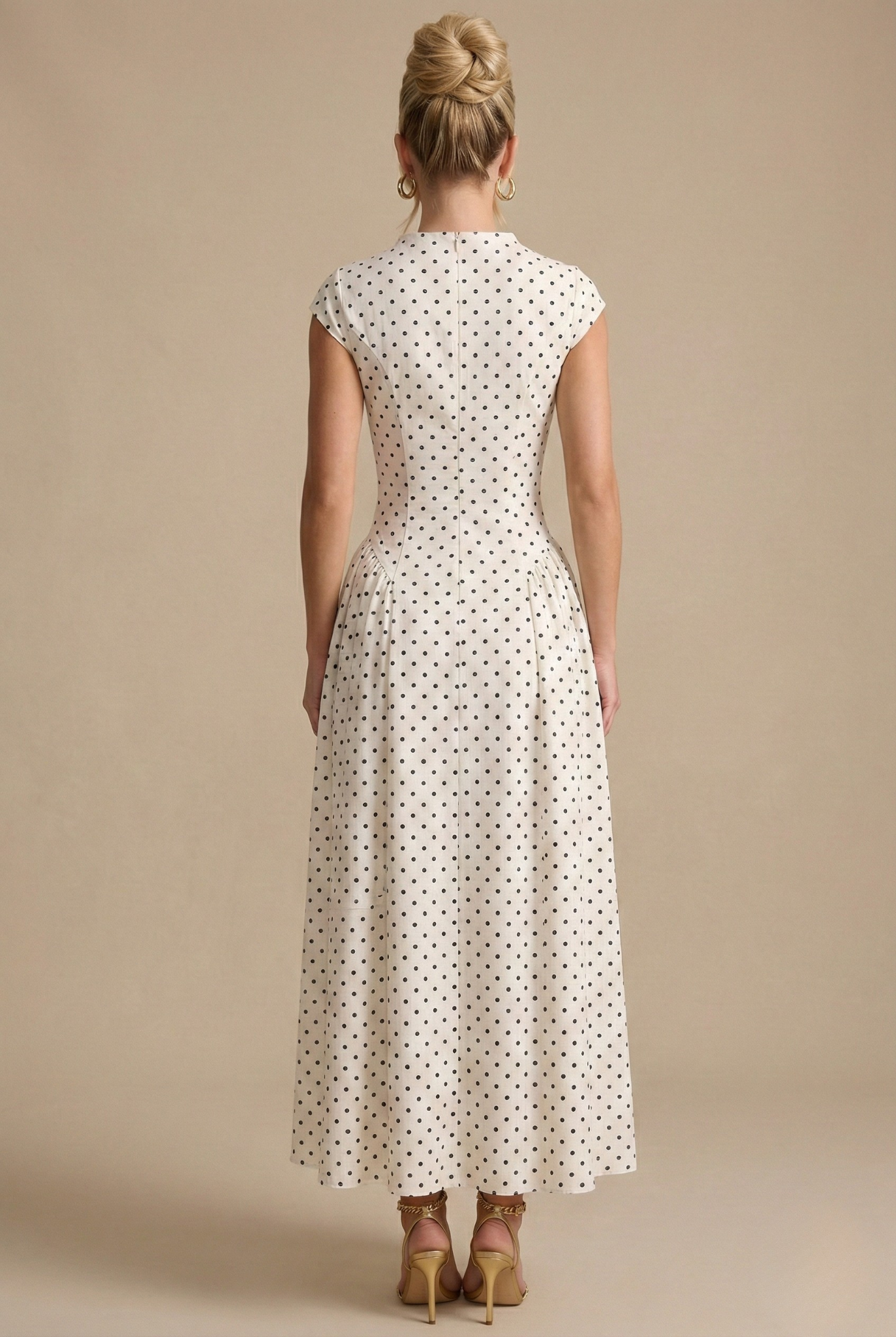 Éléonore – Robe maxi à pois col montant et manches courtes femme