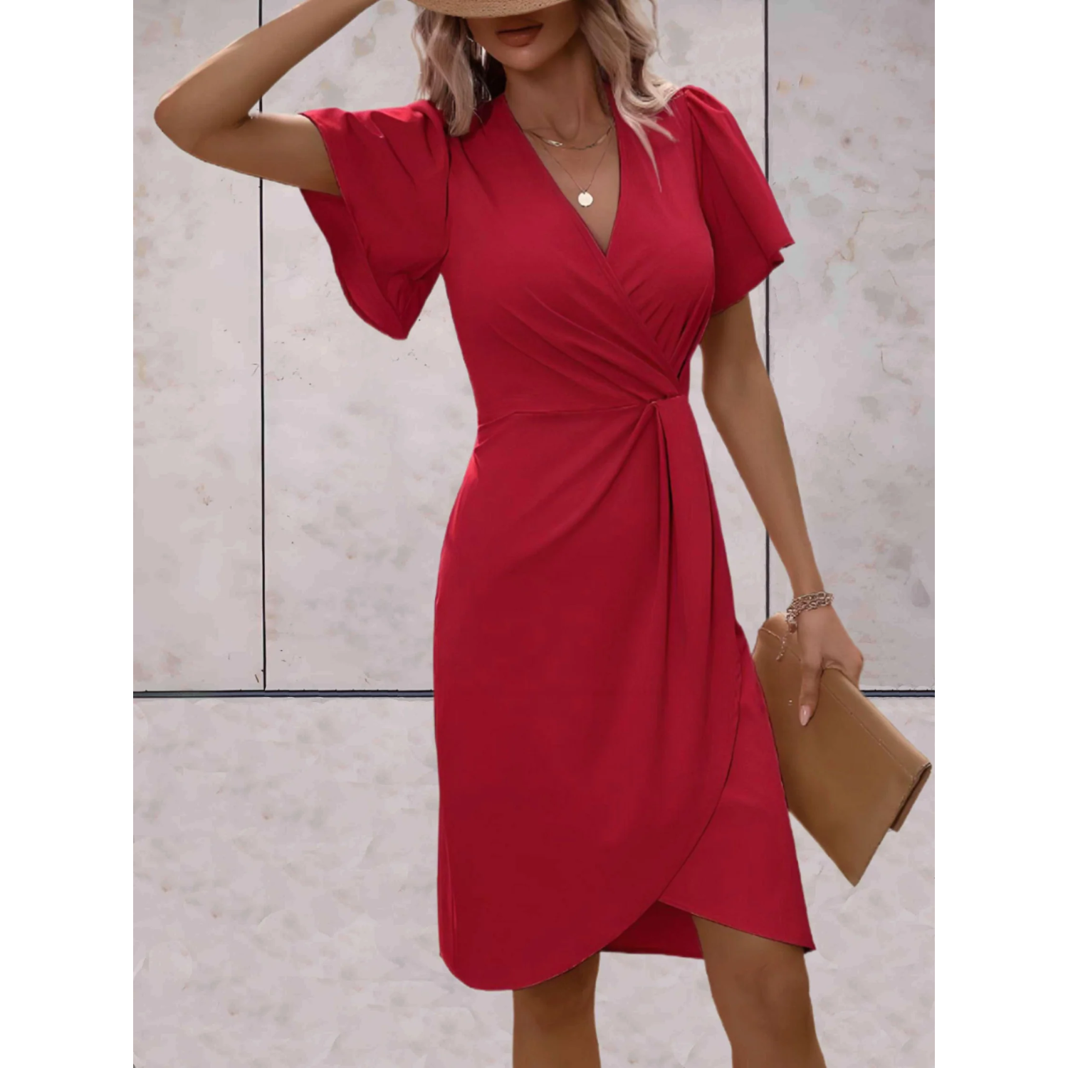 Robe portefeuille élégante – silhouette féminine et allure raffinée