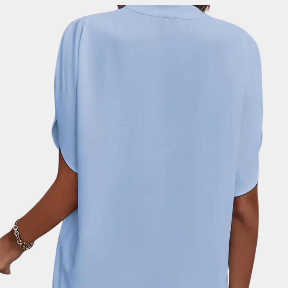 Blouse unie à col V et manches courtes – élégance légère et style polyvalent