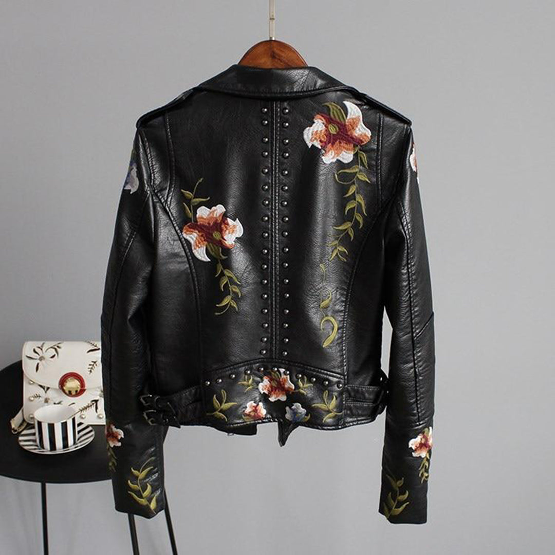 Veste en similicuir pour femme automne brodée avec détails cloutés à coupe ajustée Élodie