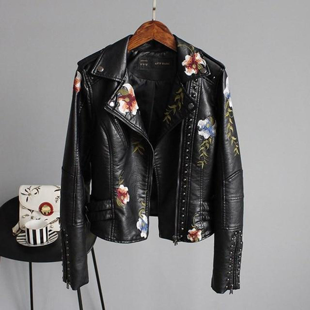 Veste en similicuir pour femme automne brodée avec détails cloutés à coupe ajustée Élodie
