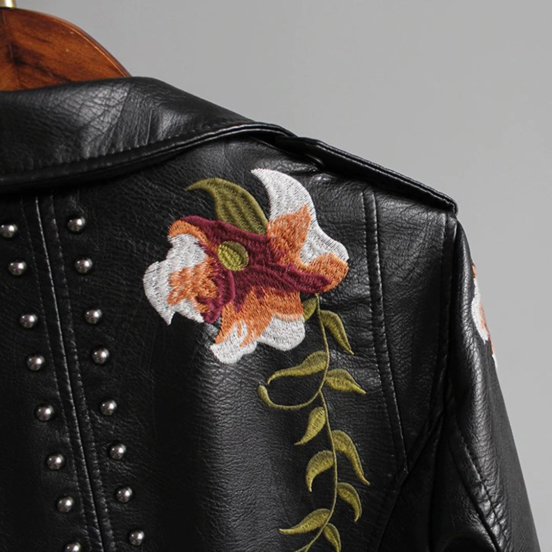 Veste en similicuir pour femme automne brodée avec détails cloutés à coupe ajustée Élodie