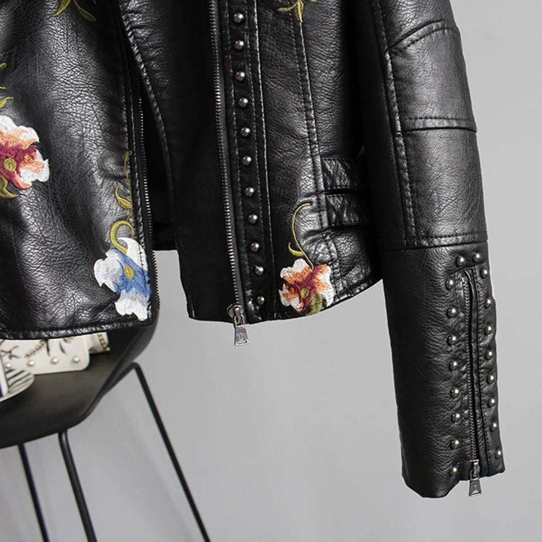 Veste en similicuir pour femme automne brodée avec détails cloutés à coupe ajustée Élodie
