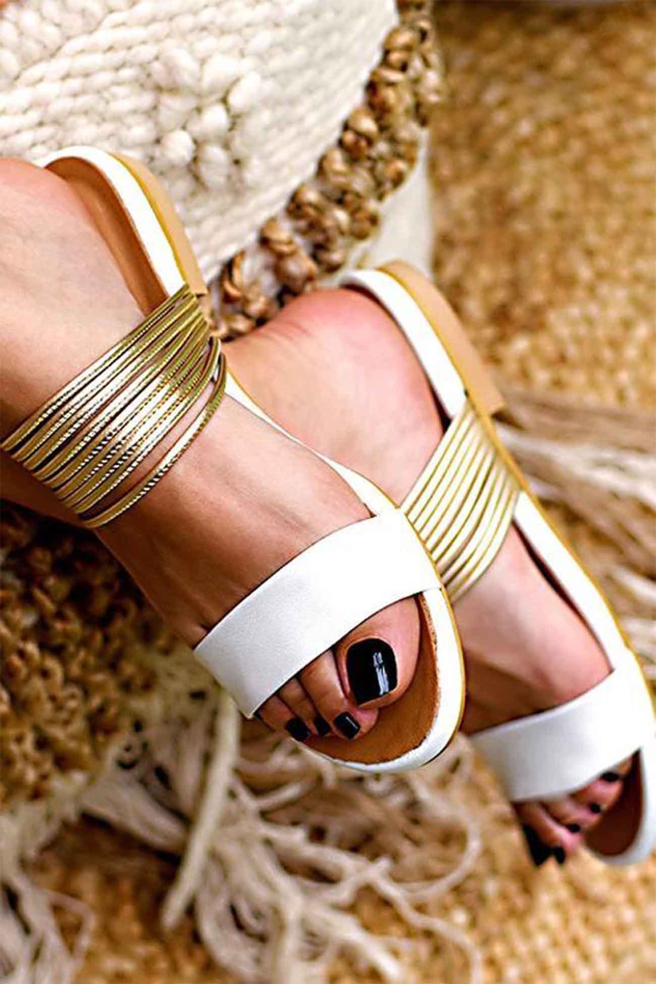 Clémentine – Sandales Plates à Brides Ouvertes en Suédine